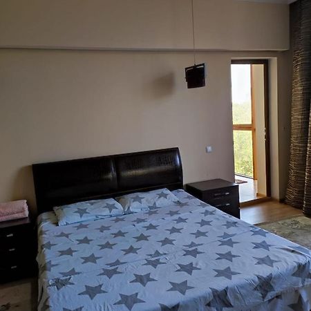 2 Room Flat Алма Ата Екстериор снимка