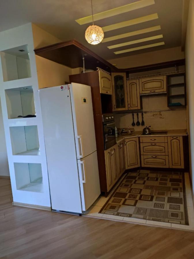 2 Room Flat Алма Ата Екстериор снимка