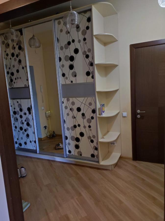 2 Room Flat Алма Ата Екстериор снимка