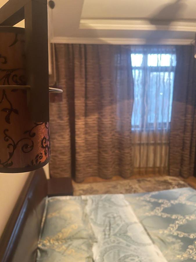 2 Room Flat Алма Ата Екстериор снимка